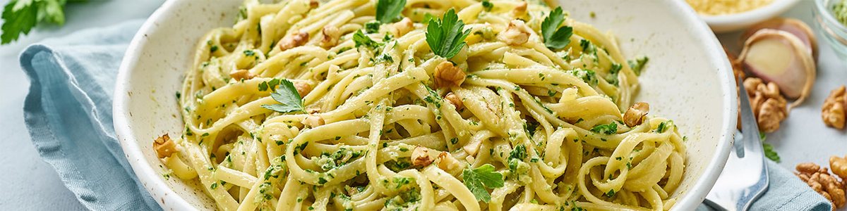 Fideos con salsa pesto
