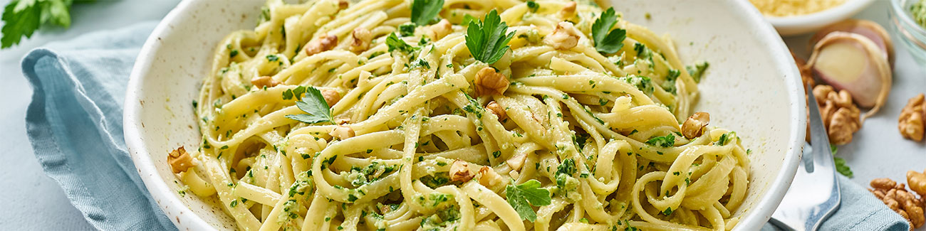 plato de fideos con pesto